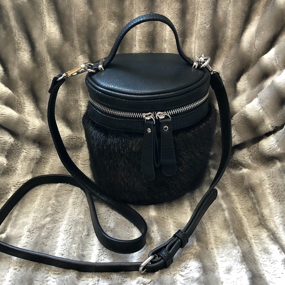 Round Black 👜 Faux Fur and Vegan Snakeskin Purse - Picture 5 of 7